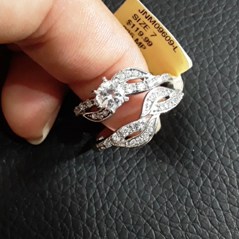 Ring - Picture 4 of 4